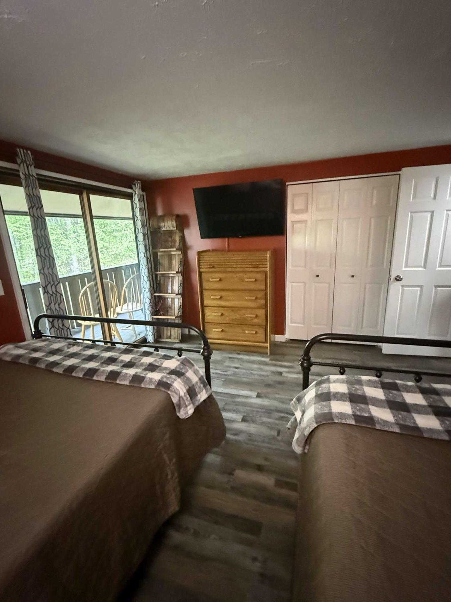 Boyne Falls Boyne Mountain Condo -Sleeps 12 מראה חיצוני תמונה